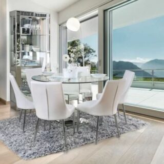 Which view is better? You tell me.
#white #view #dinningroom #whitetable #luxury